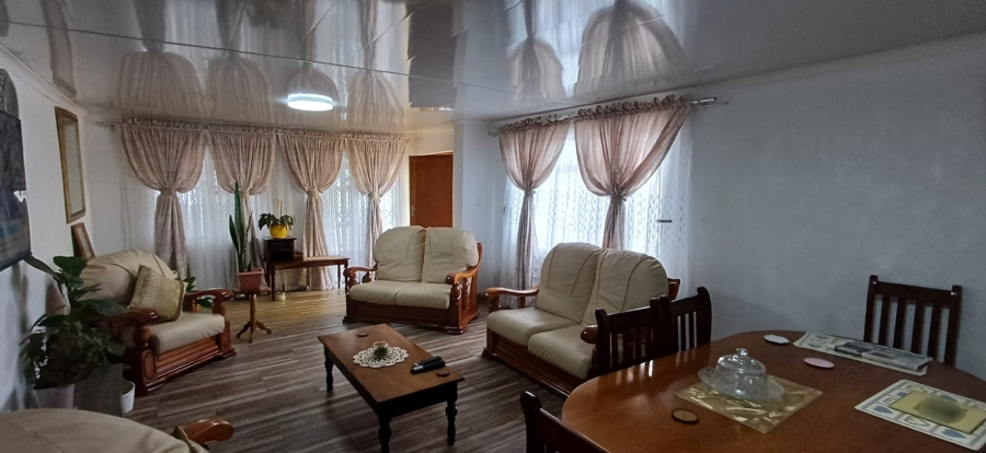 To Let 3 Bedroom Property for Rent in Bakenpark Free State